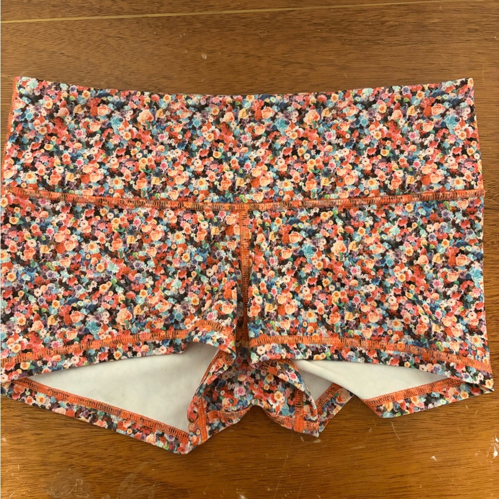 lululemon athletica Floral Bike Shorts - Multicolor